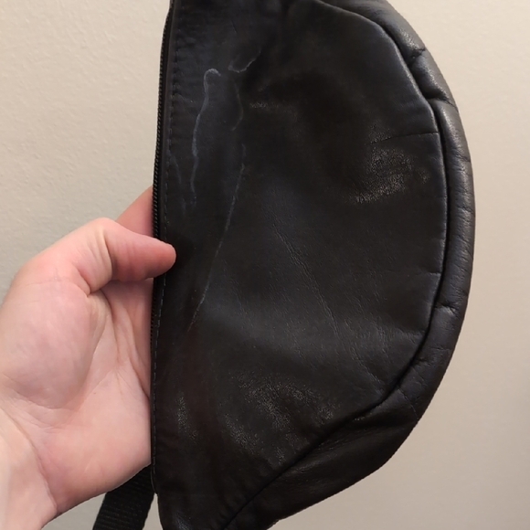 Vintage Black Leather Fanny Pack - Picture 3 of 6